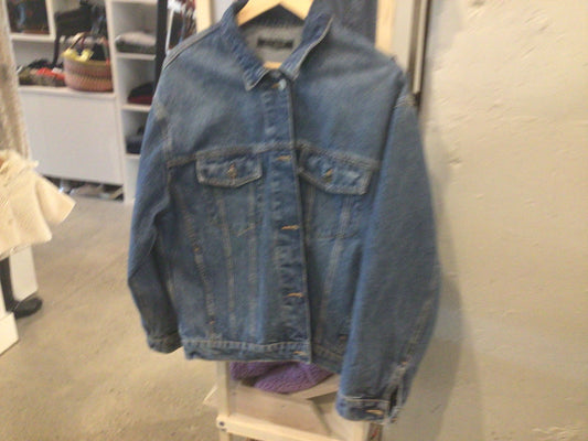 Consignment 5488-16	Mavi. Denim jacket. Sz.M