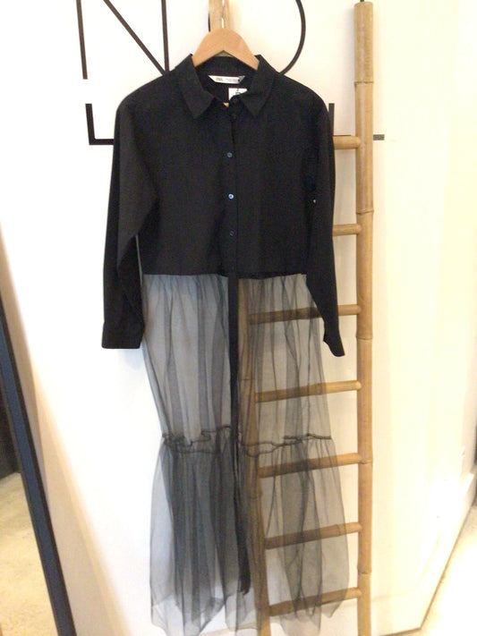 Consignment 0714-65 Zara black dress with sheer skirt. Size S.