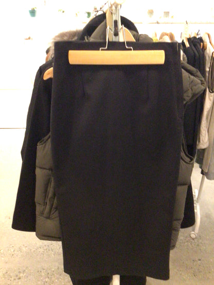 Consignment 8006-32 Zara Woman pencil skirt. Size xs.