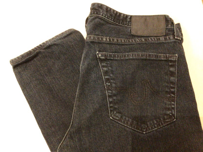 Consignment 4581-07 AG The Matchbox Men's blue jeans. Sz 33.