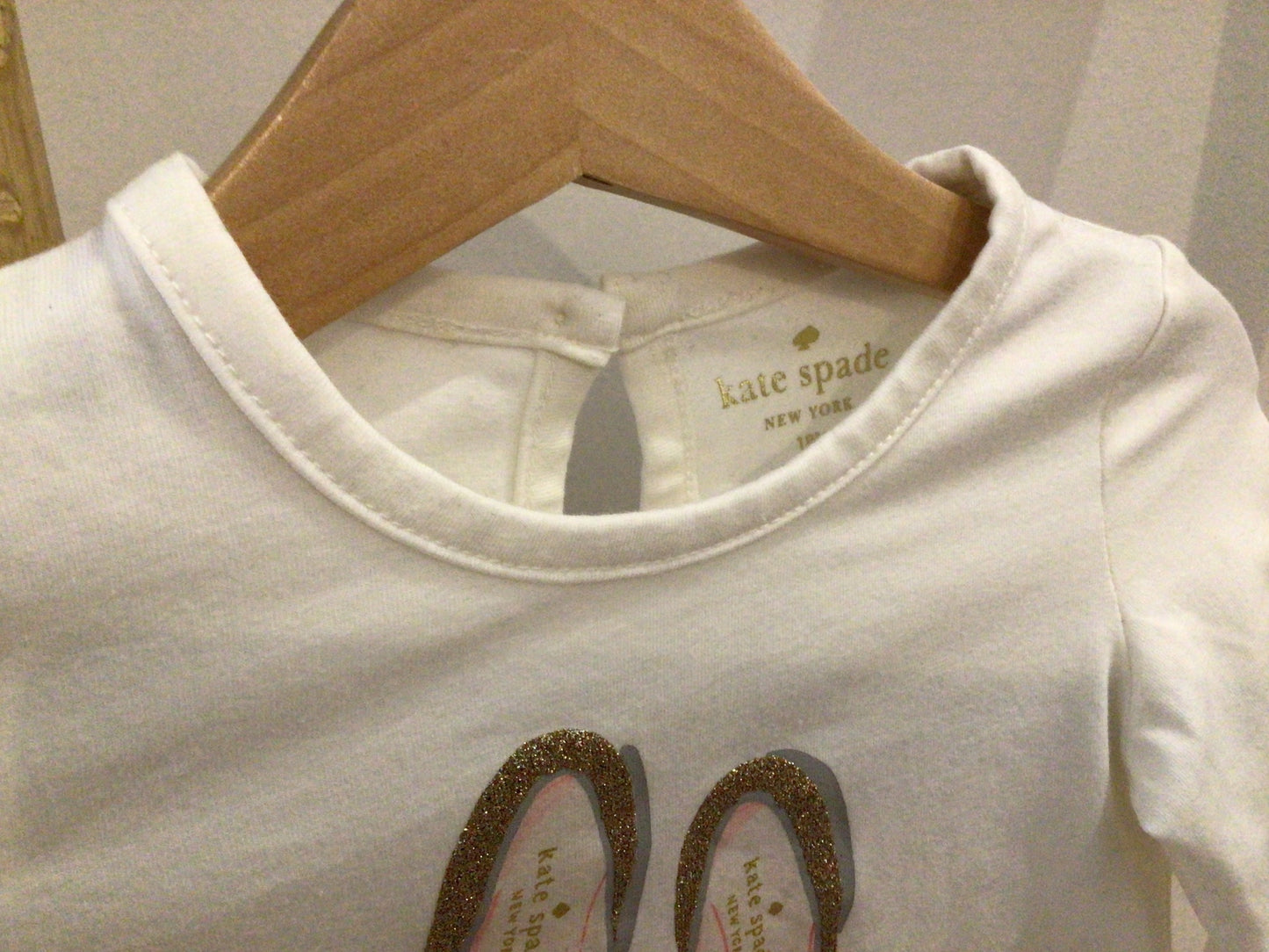 Consignment 0724-57	Kate Spade. Kid. White longsleeve. Sz.18M