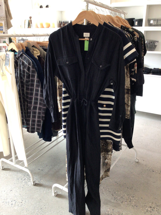 Consignment 0735-02 Wilfred Free black onesie. Size S.