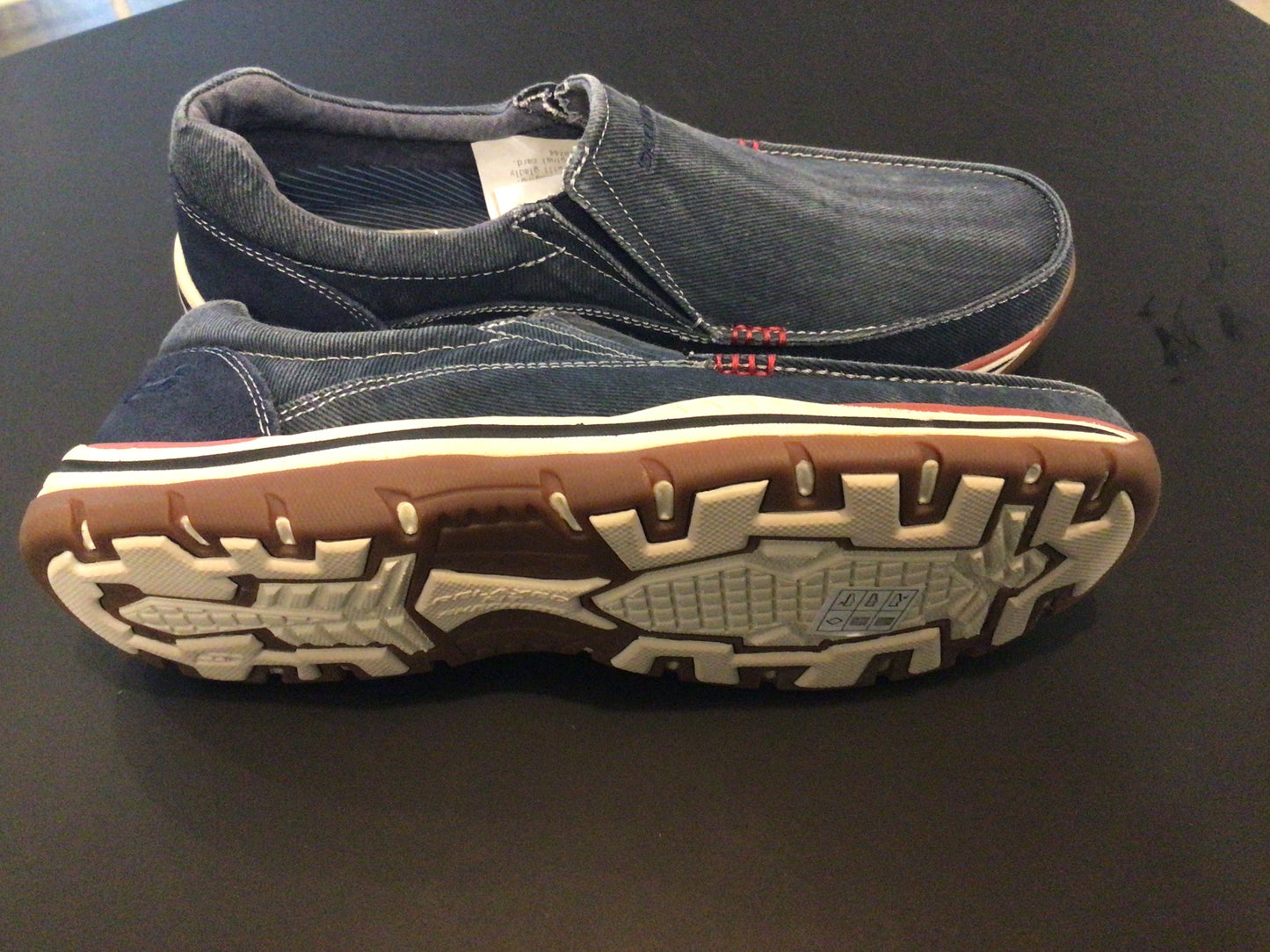 Consignment 2282-06 Skechers. Mens size10.5 US. BNWT.