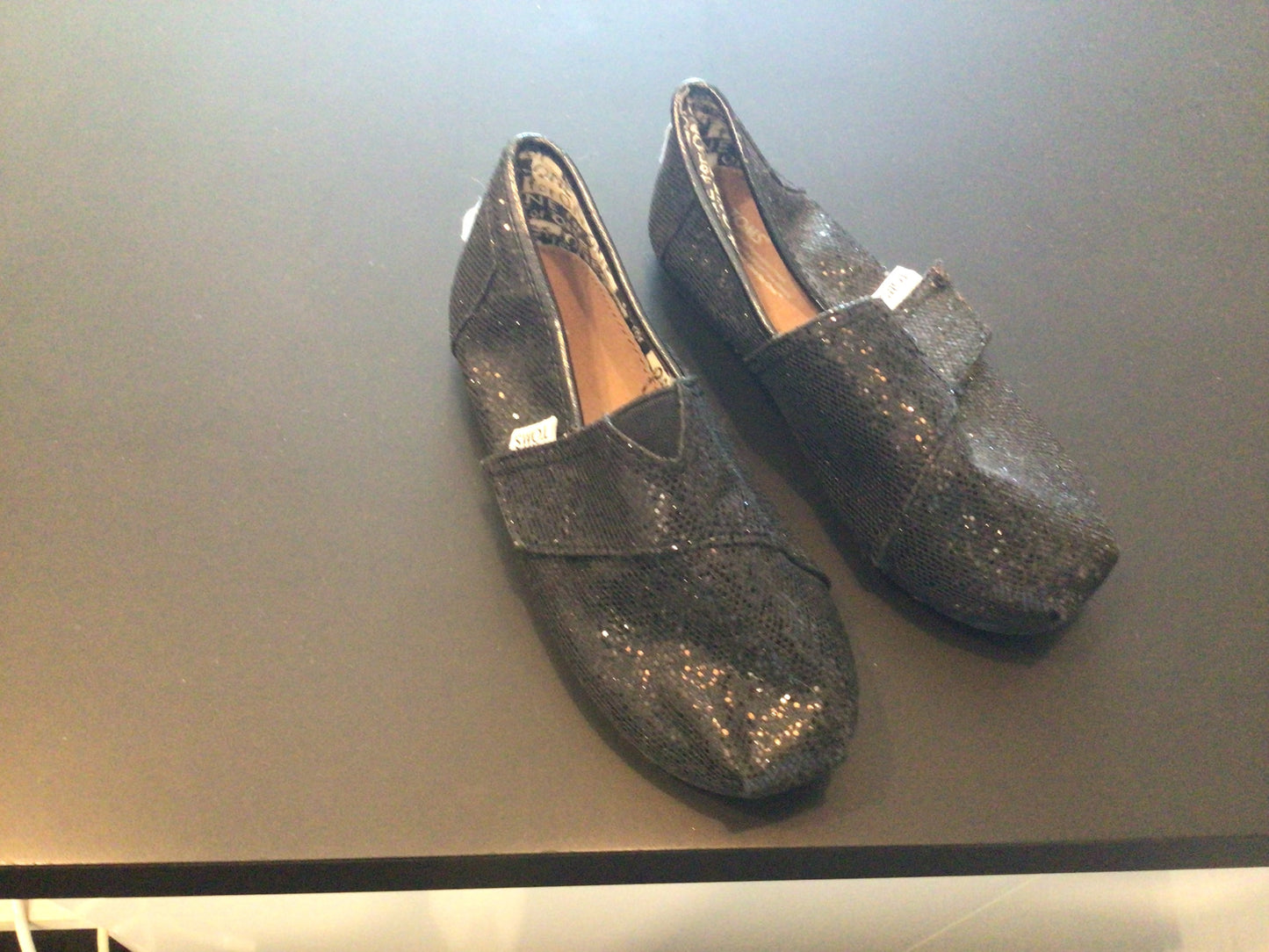 Consignment 0714-18	Toms.Black shoes. Sz.T10