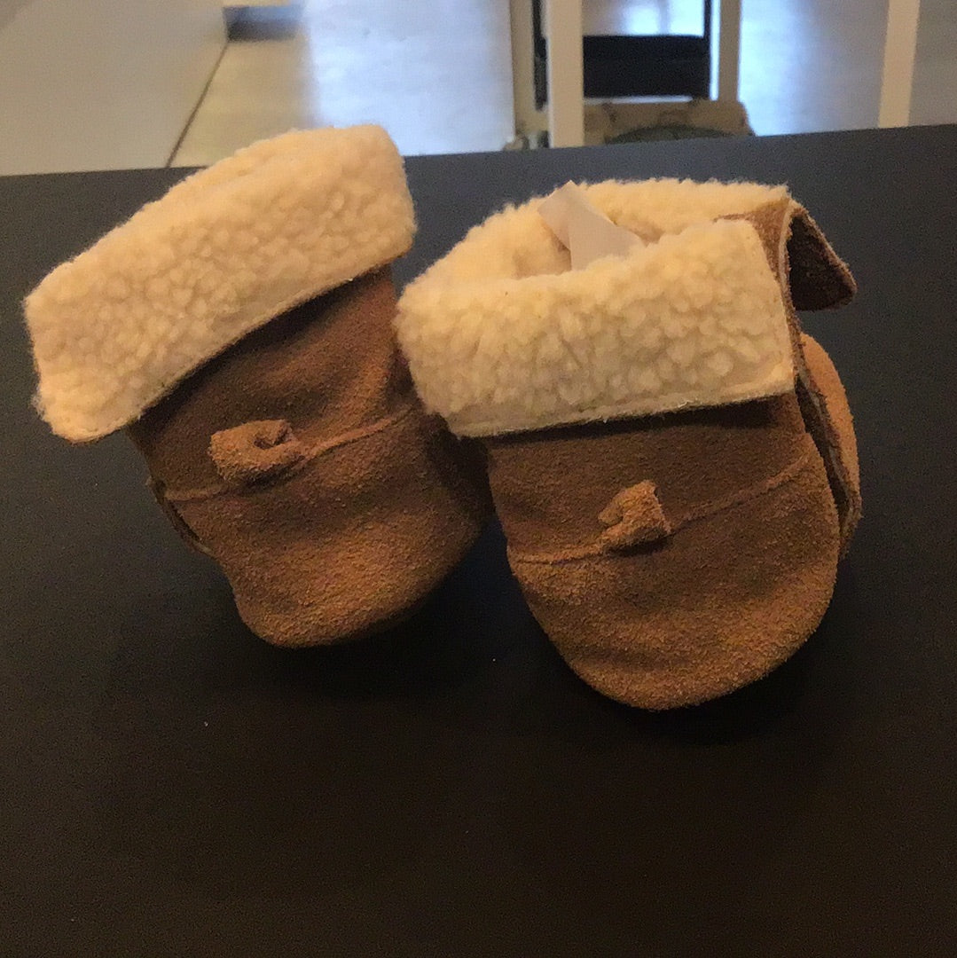 Consignment 2635-10 Joe Fresh baby boots sz XL