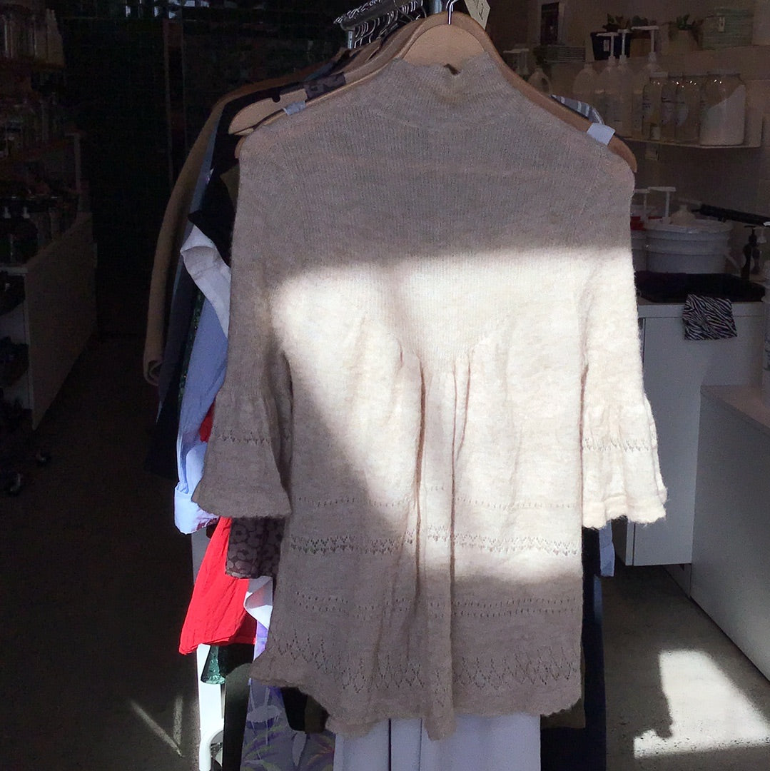 Consignment 7805-02	Anthropology beige wool sweater