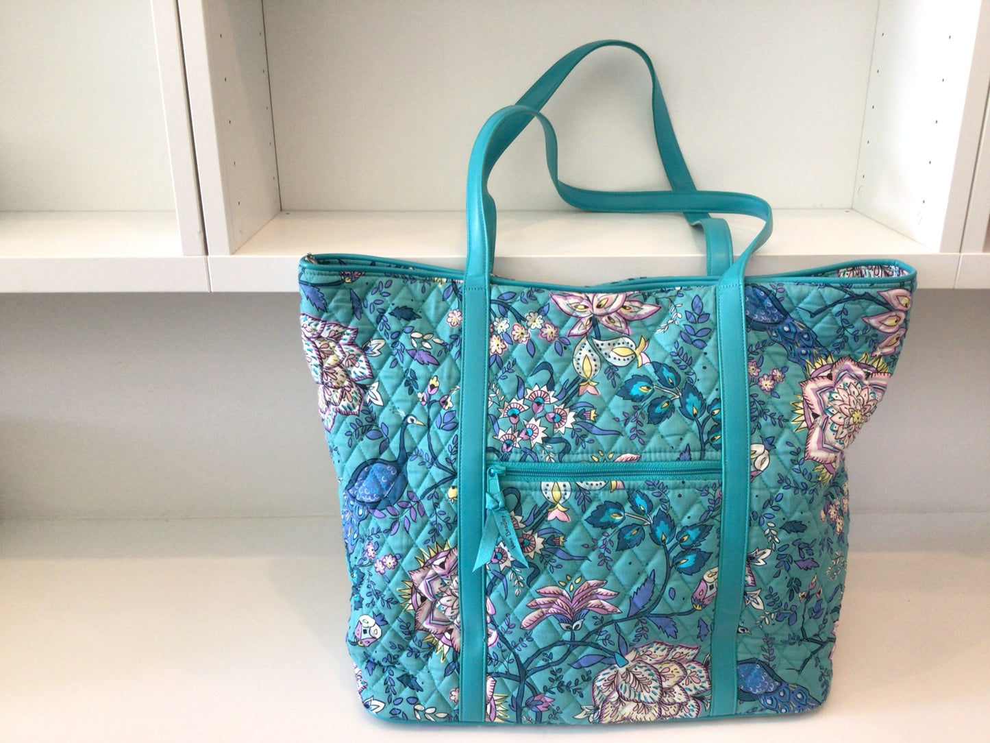 Consignment 5203-01 Vera Bradley Hathaway turquoise patterned tote. Large.