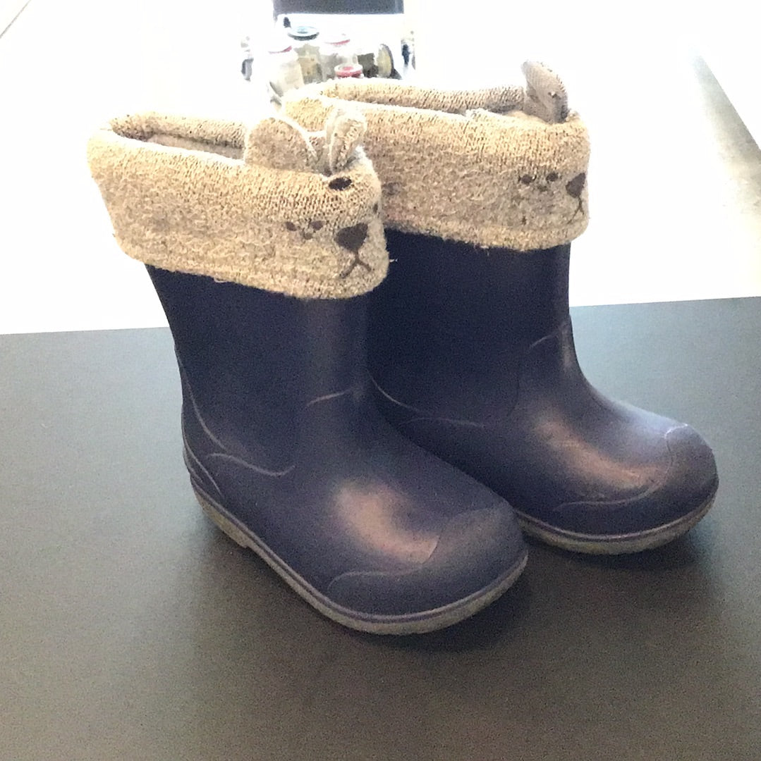 Consignment 5676-01	Rubber blue boots with ears. Sz. 24