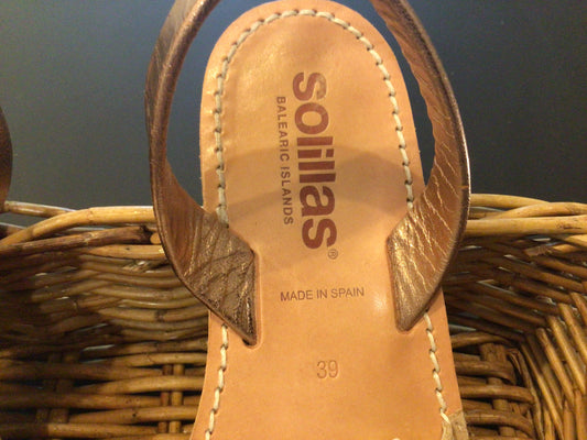 Consignment 4399-10	Solilas. Sandals. Sz. 39