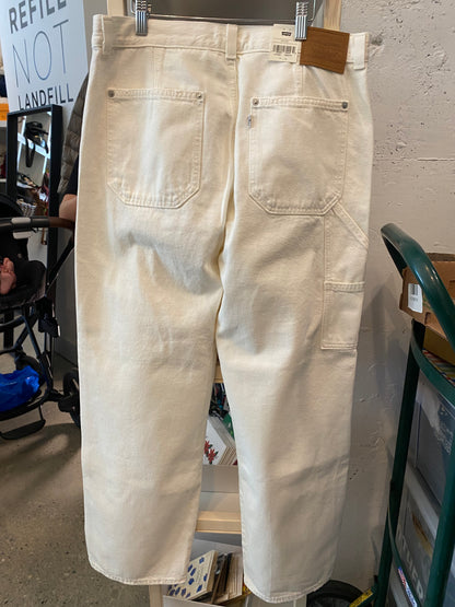 Consignment 4453-05 Levi's women's Dad Utility cream pants size 30 NWT