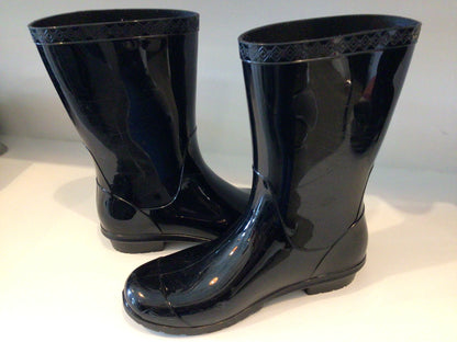 Consignment - 1923-1 Uggs rainboots size 7