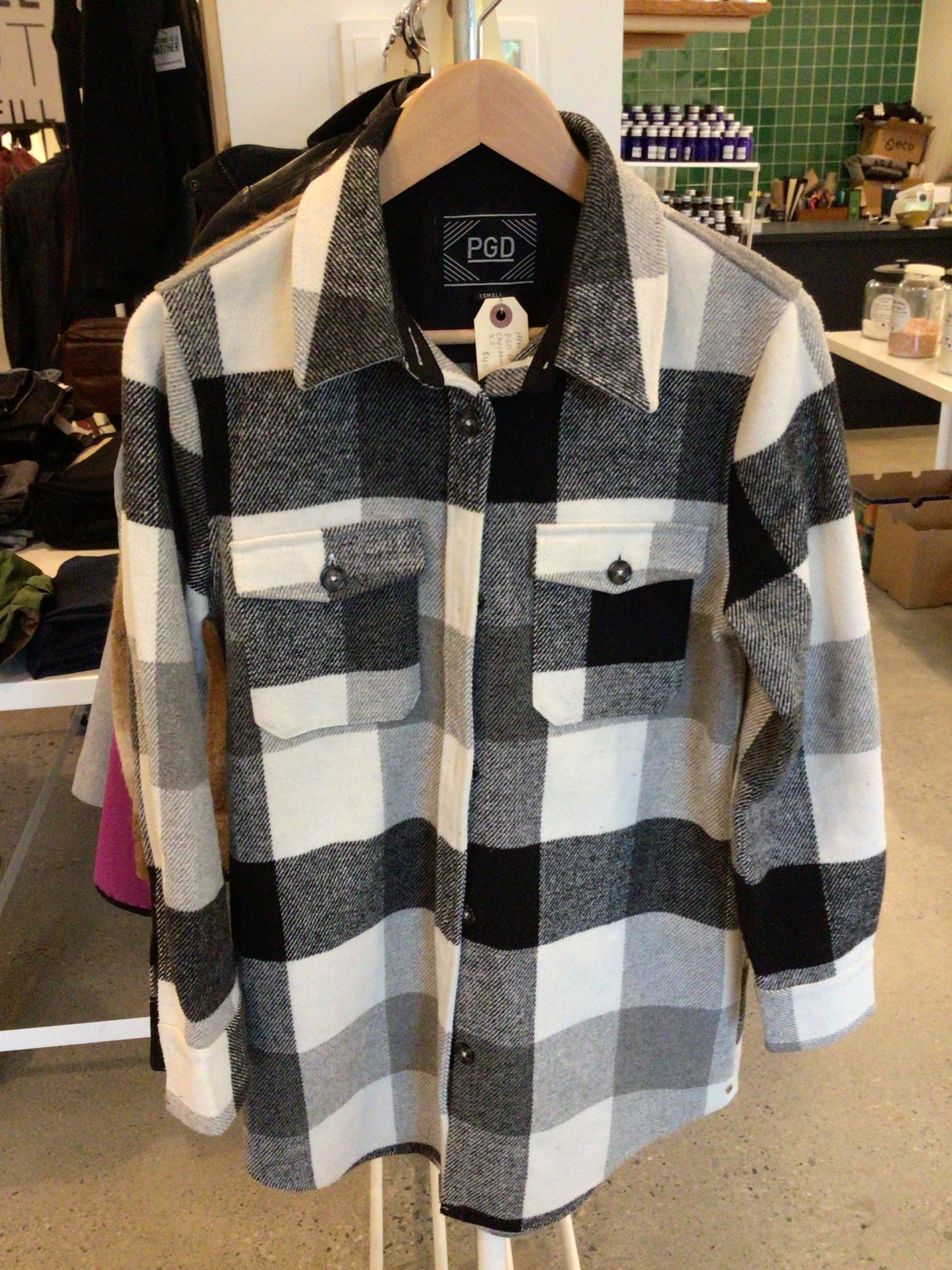 Consignment 1824-01 PGD Blk/wht checkered Shacket. XS