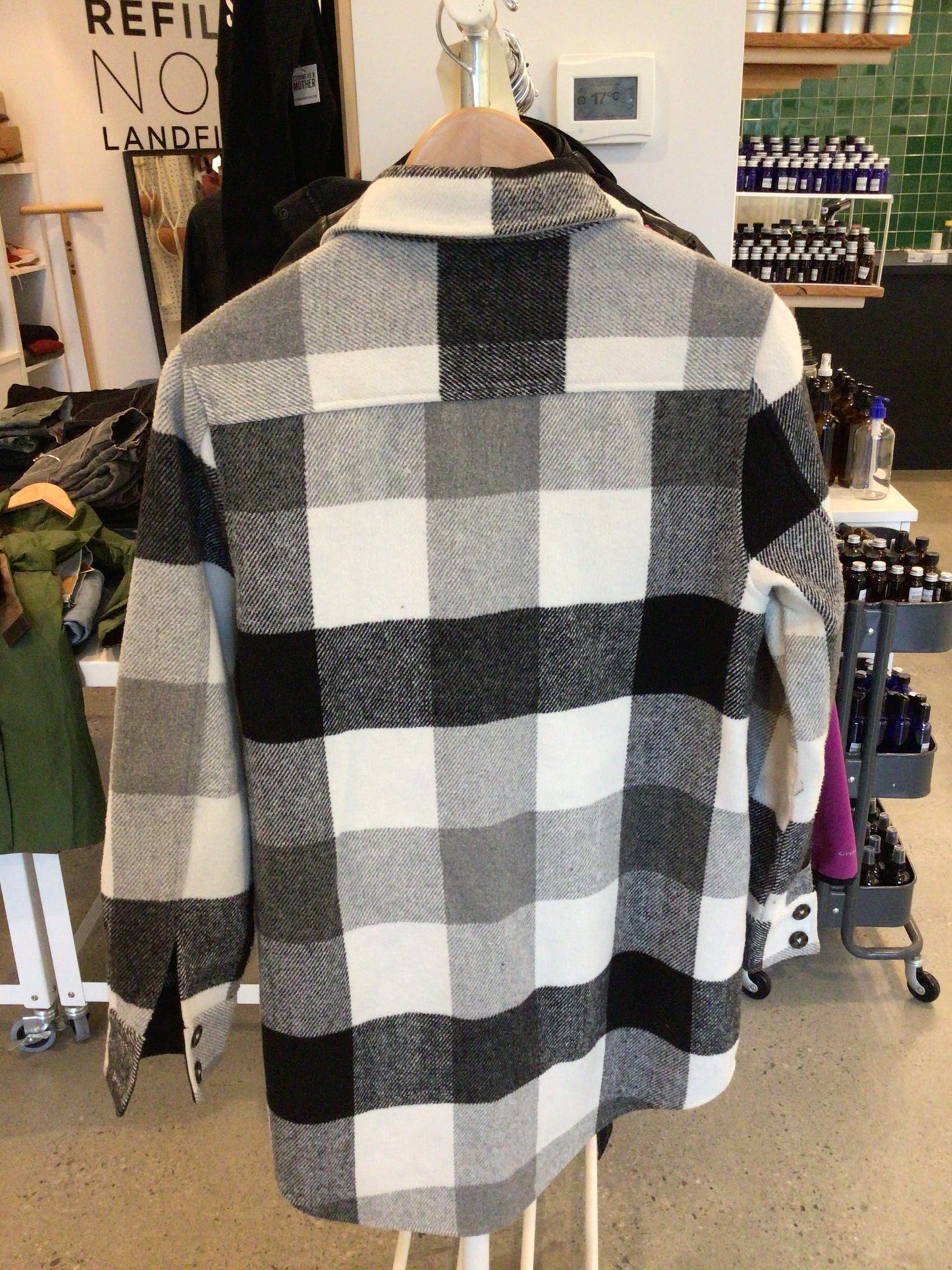 Consignment 1824-01 PGD Blk/wht checkered Shacket. XS