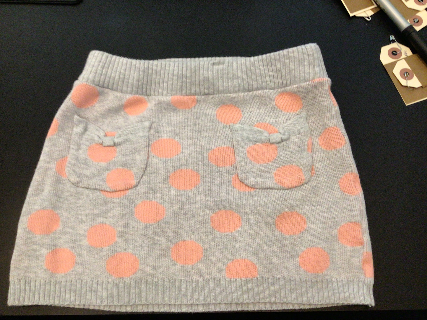 Consignment 9087-31	HM skirt with a pocket sz 2-4y