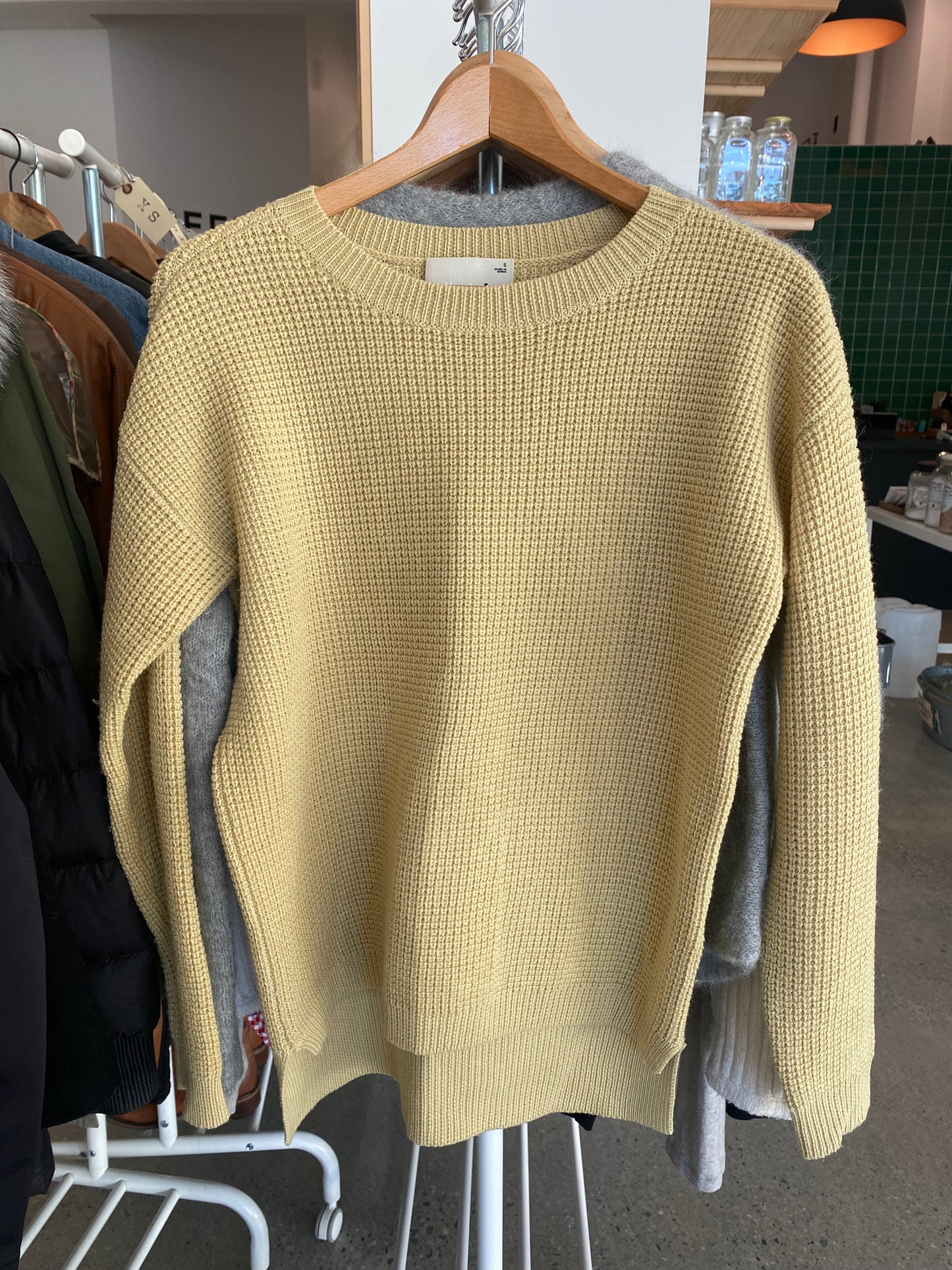 Consignment 8432-02 Wilfred Free sweater light mustard sz S