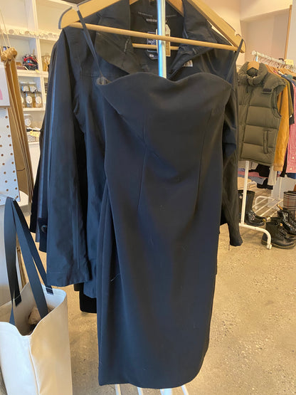 Consignment - 6507-2 Banana Republic strapless black dress sz 0