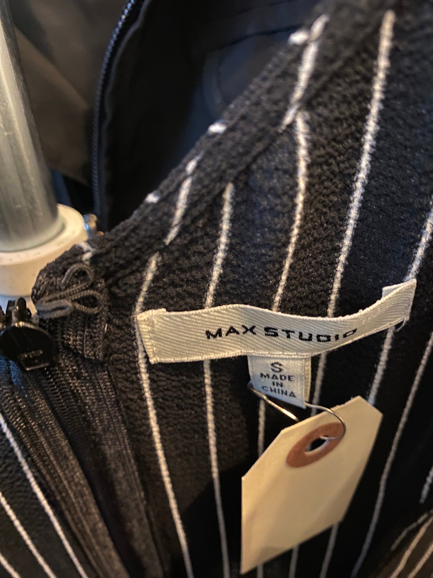 Consignment 1449-05 Max Studio striped sleeveless jumpsuit sz S