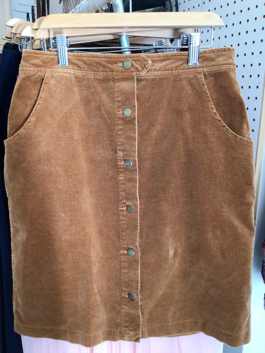 Consignment 1662-2	Mo Vint vintage corduroy button down skirt. Size L.