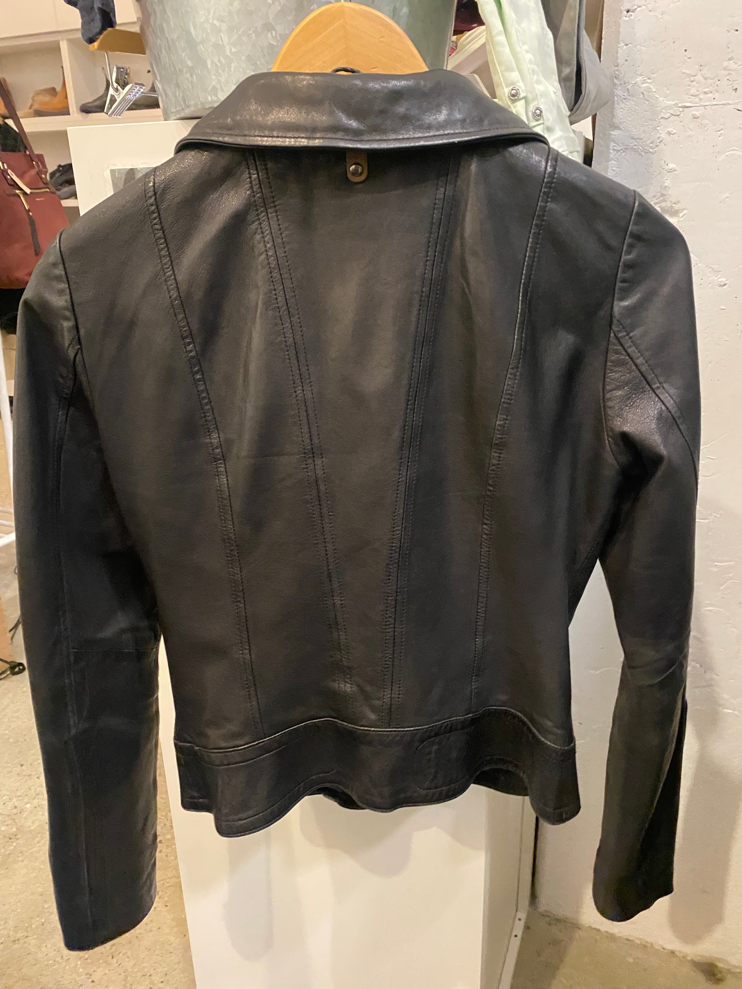 Consignment 3197-03 - Mackage x Aritzia leather jacket sz XS