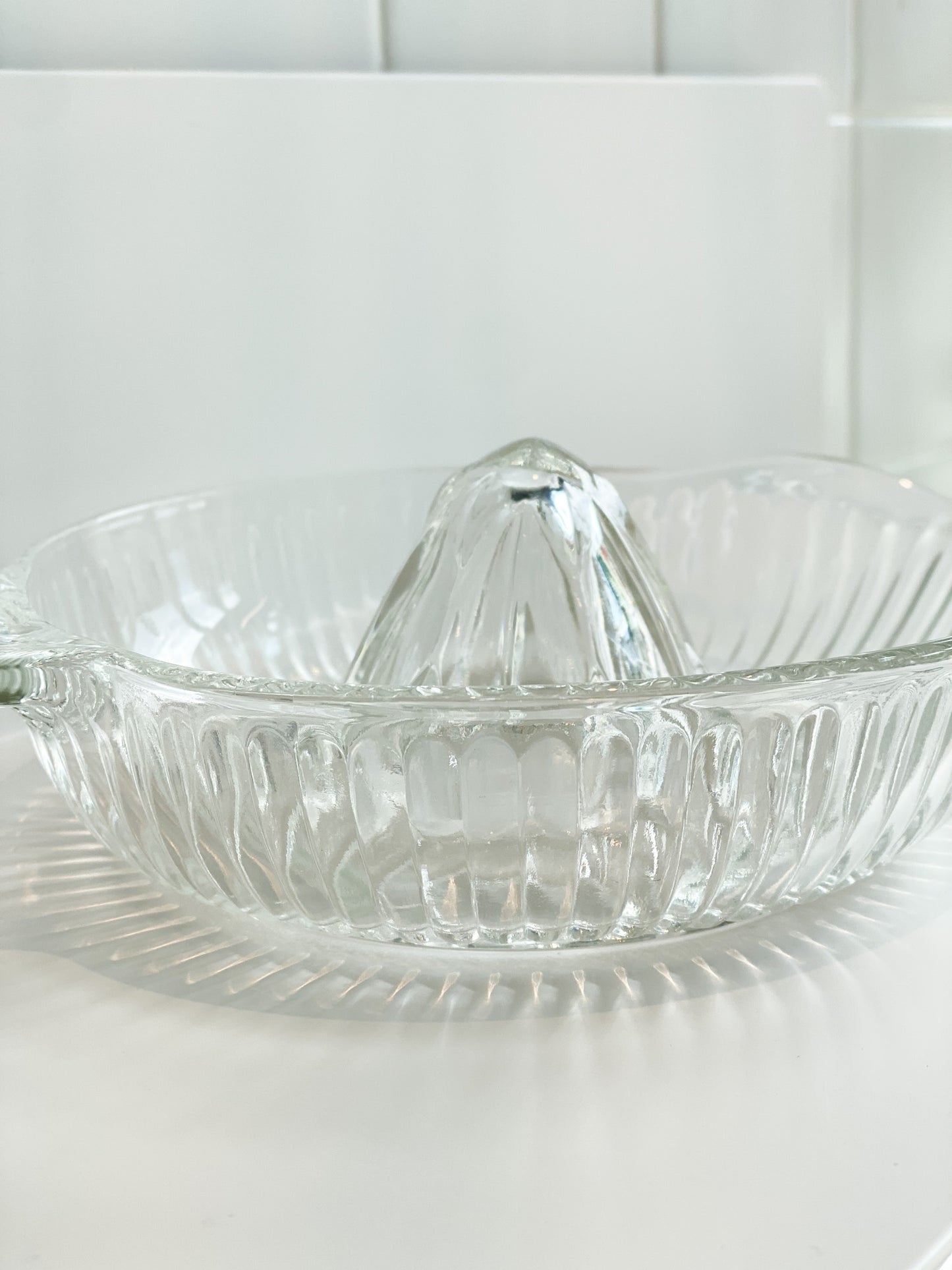 Gail Vintage - Vintage Large Clear Glass Juicer/Reamer